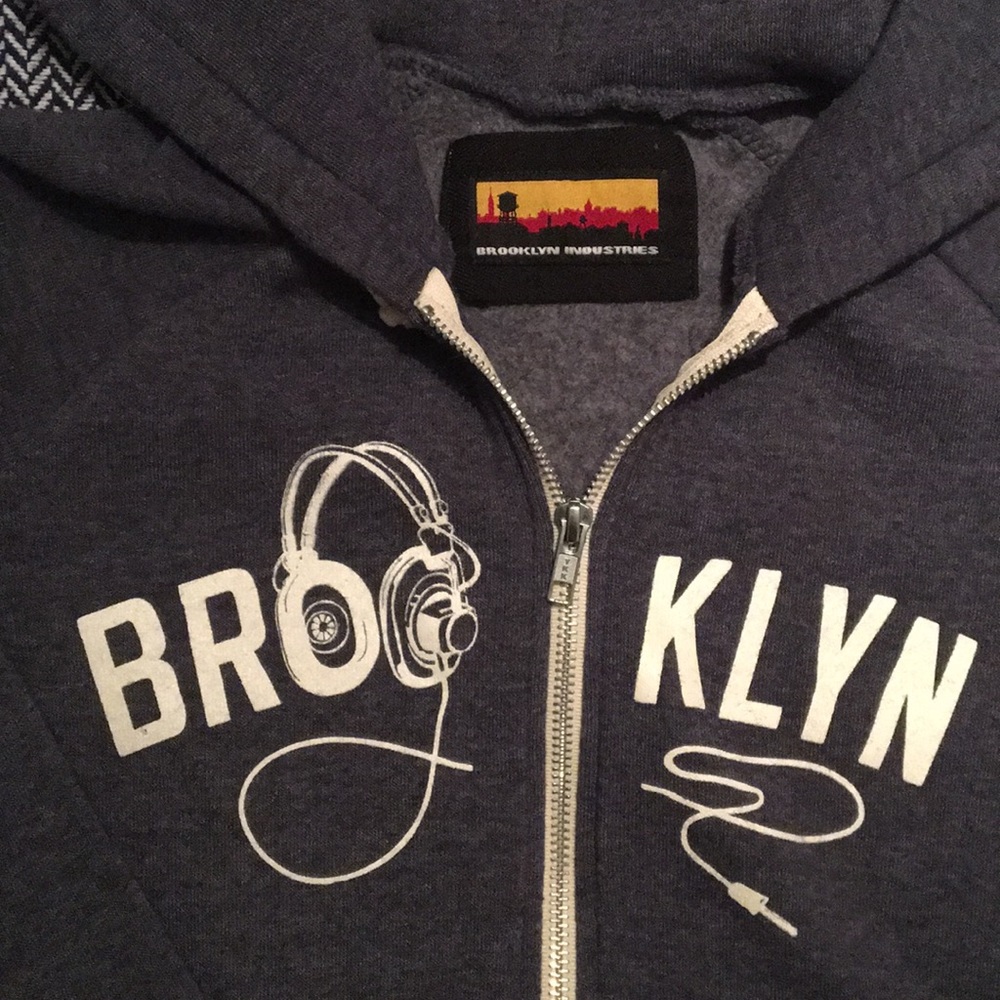 BROOKLYN INDUSTRIES Hoodie - Picture 2 of 5